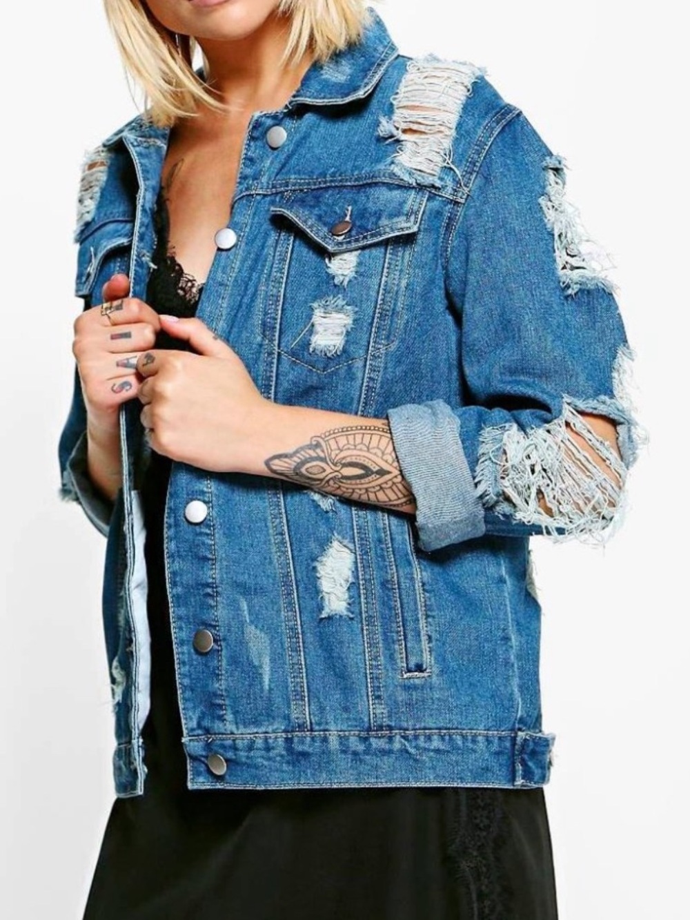 Boohoo Blue Women’s Jodie Oversized Super Distressed Denim Jacket Size 4 GUC
